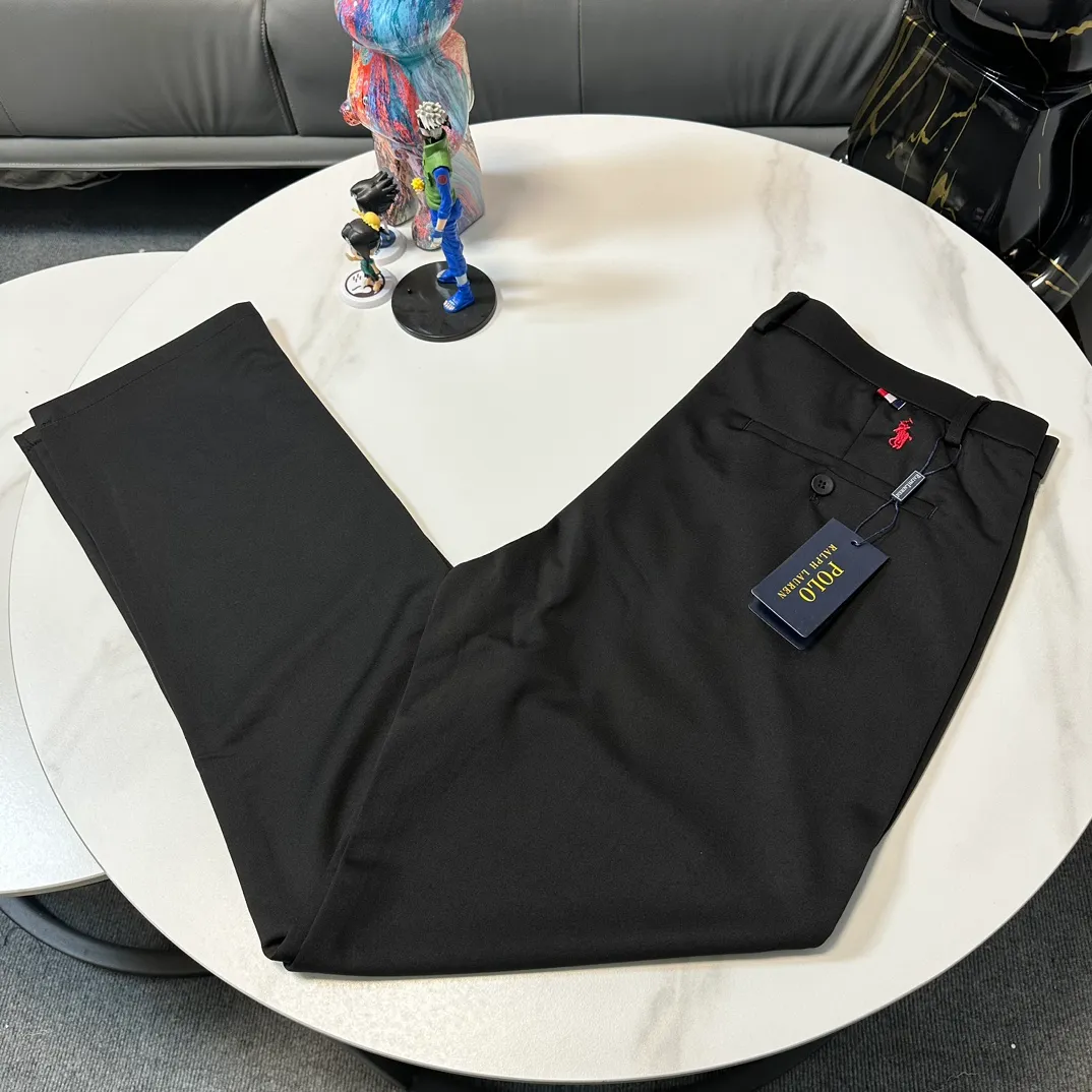 P210 Ralph Lauren/Polo men's business casual trousers, men's high-end business casual trousers, imported and selected 100% eco-friendly cotton fabrics for customers... Various rough and inferior fabrics imitated from polyester, chemical fiber, and nylon on the market, with real comfort and texture beauty, excellent skin-friendliness, superior breathability, and good thermal insulation effect. The texture structure restores the pure and rustic nature of cotton. It is visually very attractive and full of artistic conception! Customized original hardware The designer of this item has weakened the strong sense of fashion to a certain extent. It is derived from the improved design of formal trousers. It has a distinctive charm and is in line with modern urban aesthetics! There is no pressure to match. It is recommended that you buy a few for leisure! Soft, delicate and skin-friendly! Excellent quality, fine workmanship, simple and elegant style, perfect product. Waist, hip, trouser length, thigh circumference M.          71.  106. 96.   64 L 75 110 99 67 XL 79 116 102 70 2XL 83 121 105 72.5 Trial weight L. 120-150 catties Male: Height 175 and 172 pounds. Try on XL slim fit and XXL loose fit.
